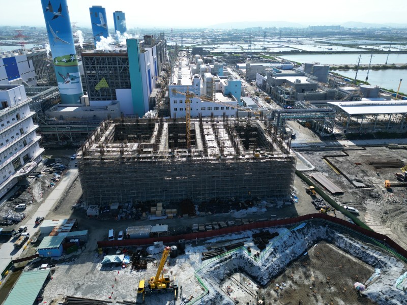 興達發電廠鋼構工程施工現場